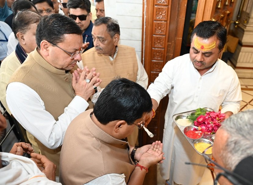 मुख्यमंत्री ने श्री महालक्ष्मी अष्टभुजा मंदिर में पूजा-अर्चना कर प्रदेश की सुख-समृद्धि की कामना की